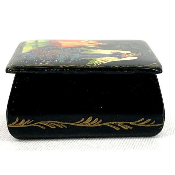 Russian Hand Painted Lacquer Trinket Box Angel Knight Small 2 x 1.5 x 1" Vtg - Picture 4 of 8